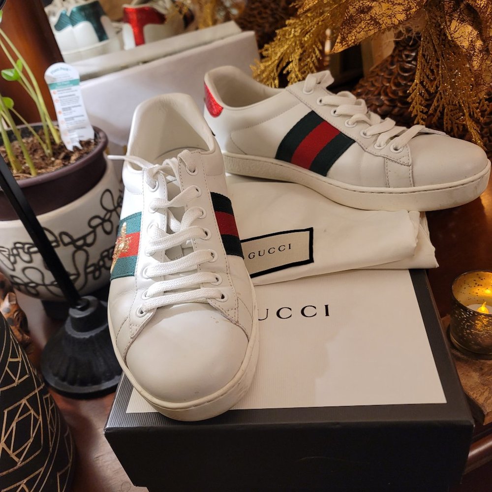 Authentic  Men's Gucci shoe